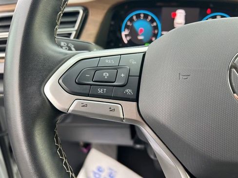 Used 2024 Volkswagen Atlas SE image 14