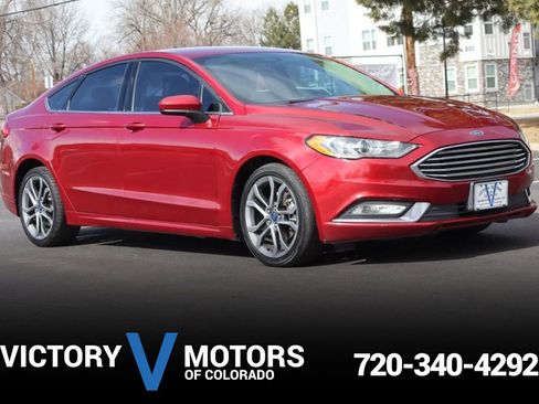Used 2017 Ford Fusion SE w/ Equipment Group 201A image 1