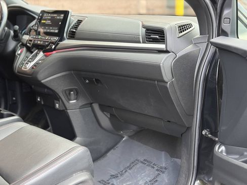 Used 2023 Honda Odyssey Sport image 10