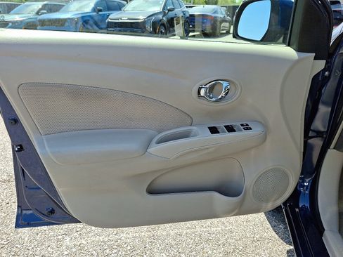 Used 2014 Nissan Versa SV FWD image 14