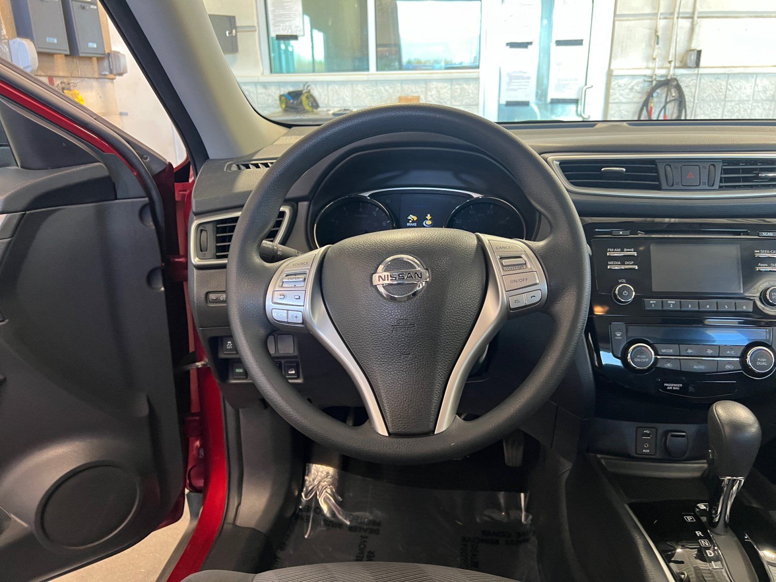 Used 2016 Nissan Rogue SV AWD/4WD image 9