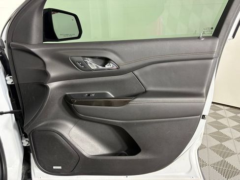 Used 2022 GMC Acadia AT4 w/ Preferred Package AWD/4WD image 41