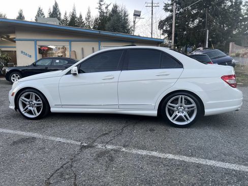 Used 2010 Mercedes-Benz C 300 Sedan image 8