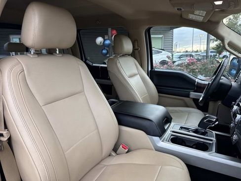 Used 2015 Ford F150 Lariat image 12