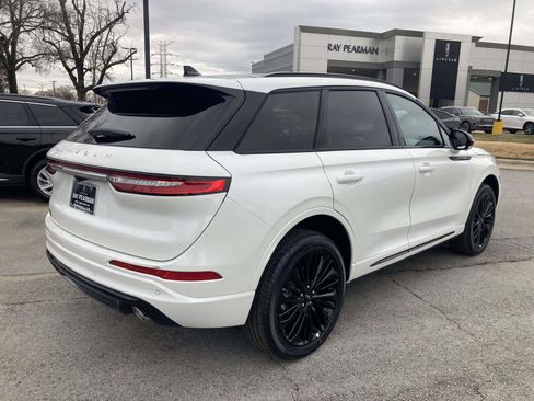 New 2026 Lincoln Corsair Premiere image 3