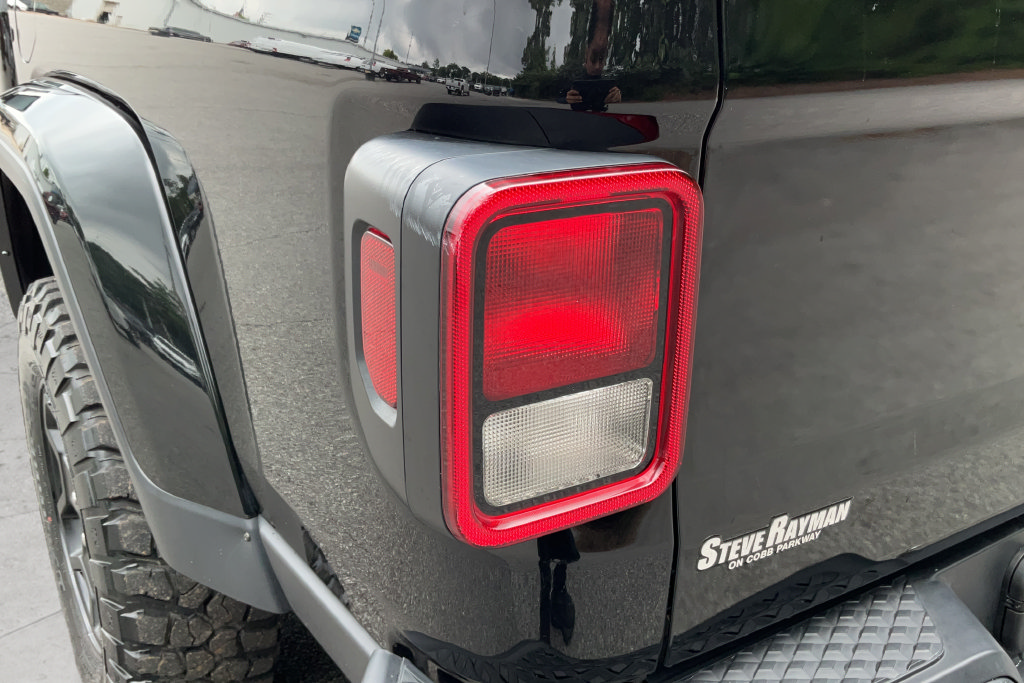 Used 2023 Jeep Gladiator Sport AWD/4WD image 24