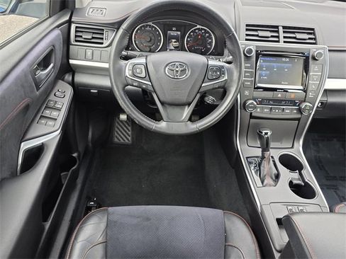 Used 2017 Toyota Camry XSE image 12
