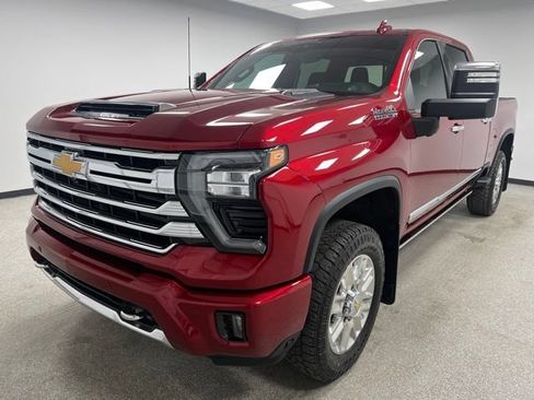 Used 2025 Chevrolet Silverado 3500 High Country w/ High Country Premium Package AWD/4WD image 4