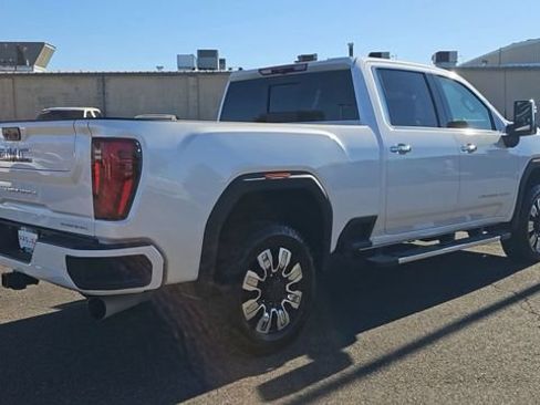 Used 2025 GMC Sierra 2500 Denali AWD/4WD image 9