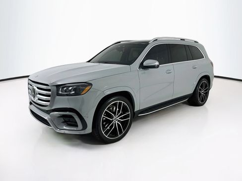 Used 2026 Mercedes-Benz GLS 580 4MATIC image 3