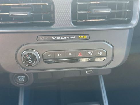 New 2025 Ford Maverick XLT w/ XLT Luxury Package AWD/4WD image 28
