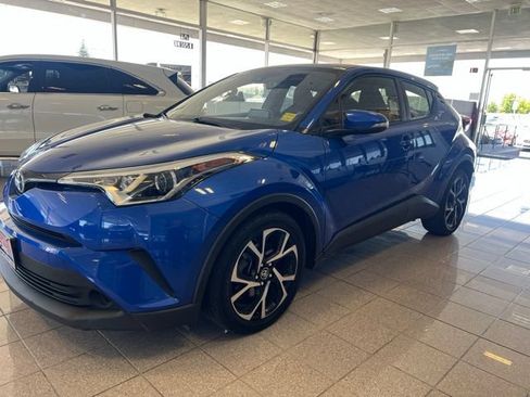 Used 2019 Toyota C-HR XLE FWD image 12