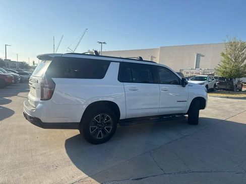 Used 2024 Chevrolet Suburban Z71 w/ Luxury Package AWD/4WD image 3