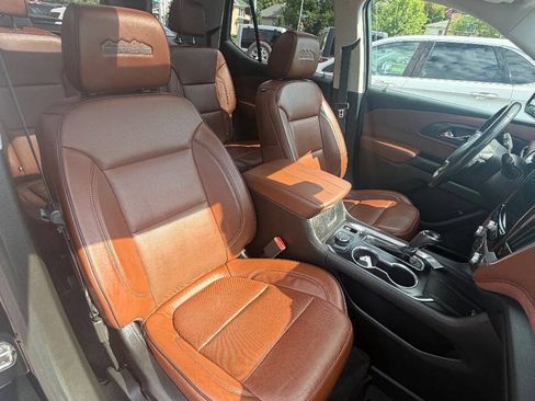 Used 2019 Chevrolet Traverse High Country w/ LPO, Floor Liner Package AWD/4WD image 37