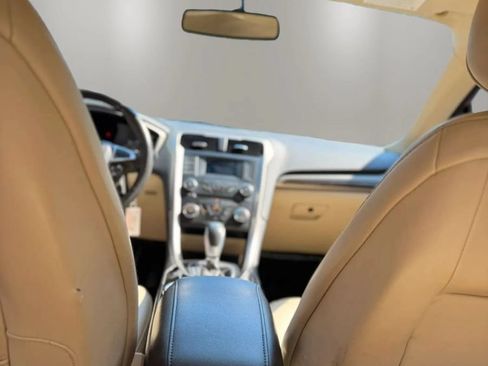 Used 2014 Ford Fusion SE w/ Equipment Group 202A FWD image 13