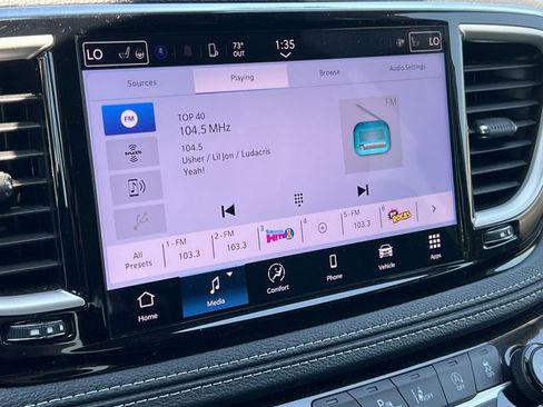 Used 2024 Chrysler Pacifica Touring-L FWD image 23