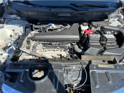 Used 2019 Nissan Rogue SL FWD image 23