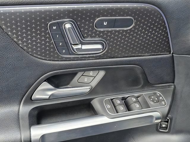 Used 2024 Mercedes-Benz GLB 250 image 15