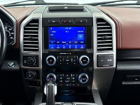 Used 2019 Ford F150 Platinum w/ Equipment Group 701A Luxury AWD/4WD image 13