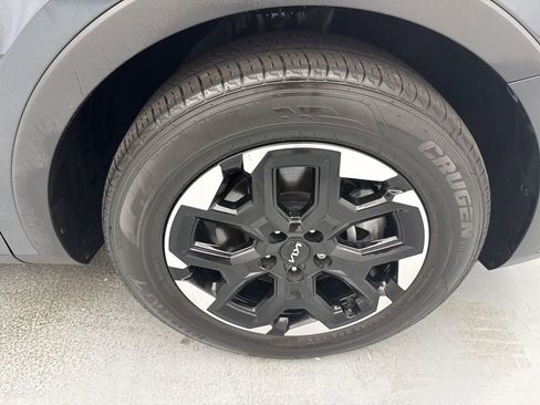 Used 2024 Kia Sorento S w/ Panoramic Sunroof Package FWD image 14