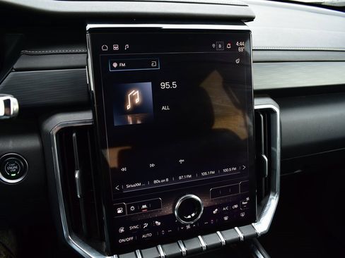 Used 2024 GMC Acadia Elevation image 47