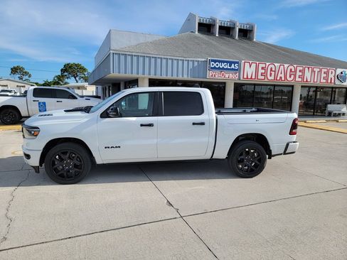 Used 2023 RAM 1500 Laramie AWD/4WD image 2
