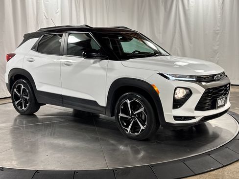 Used 2021 Chevrolet TrailBlazer RS w/ Sun and Liftgate Package AWD/4WD image 7