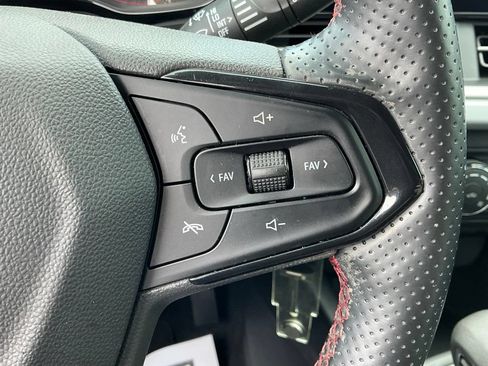 Used 2024 Chevrolet Trax RS FWD image 47