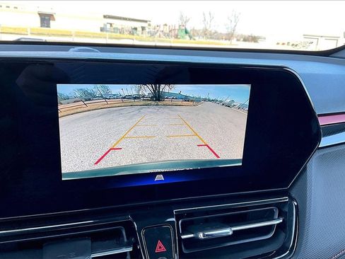 Used 2024 Chevrolet TrailBlazer RS w/ Driver Confidence Package image 19