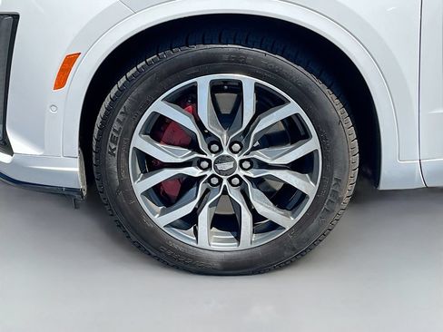 Used 2024 Cadillac XT6 Sport w/ Technology Package AWD/4WD image 34