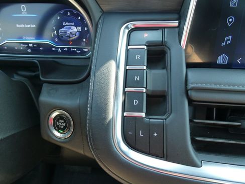 Certified 2023 Chevrolet Tahoe Z71 w/ Z71 Off-Road Package AWD/4WD image 33