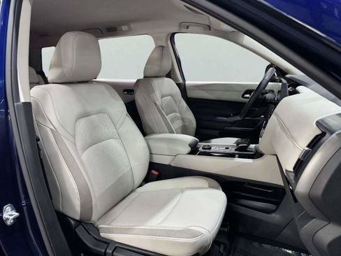 Used 2026 Nissan Pathfinder SL AWD/4WD image 40