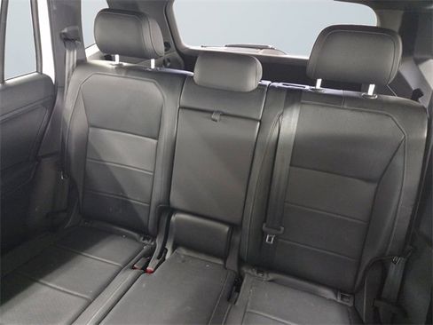 Used 2019 Volkswagen Tiguan SEL Premium R-Line image 12