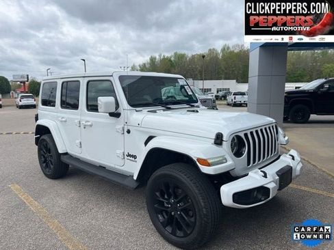 Used 2022 Jeep Wrangler Unlimited Sahara AWD/4WD image 7