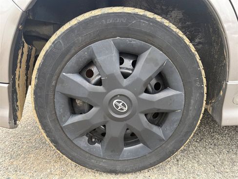 Used 2004 Scion xB image 32