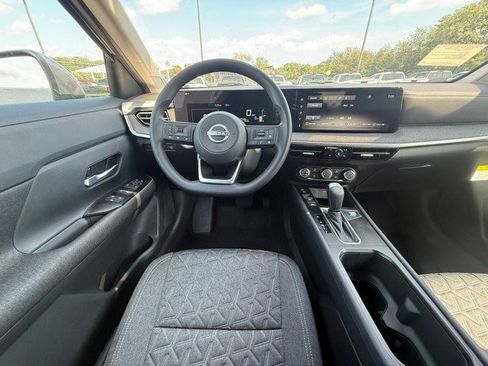 New 2025 Nissan Kicks SV w/ Illumination Package image 17