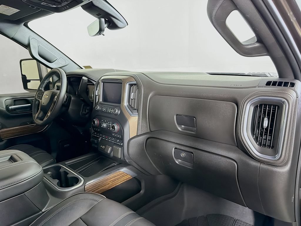 Used 2020 Chevrolet Silverado 2500 High Country w/ Technology Package AWD/4WD image 27