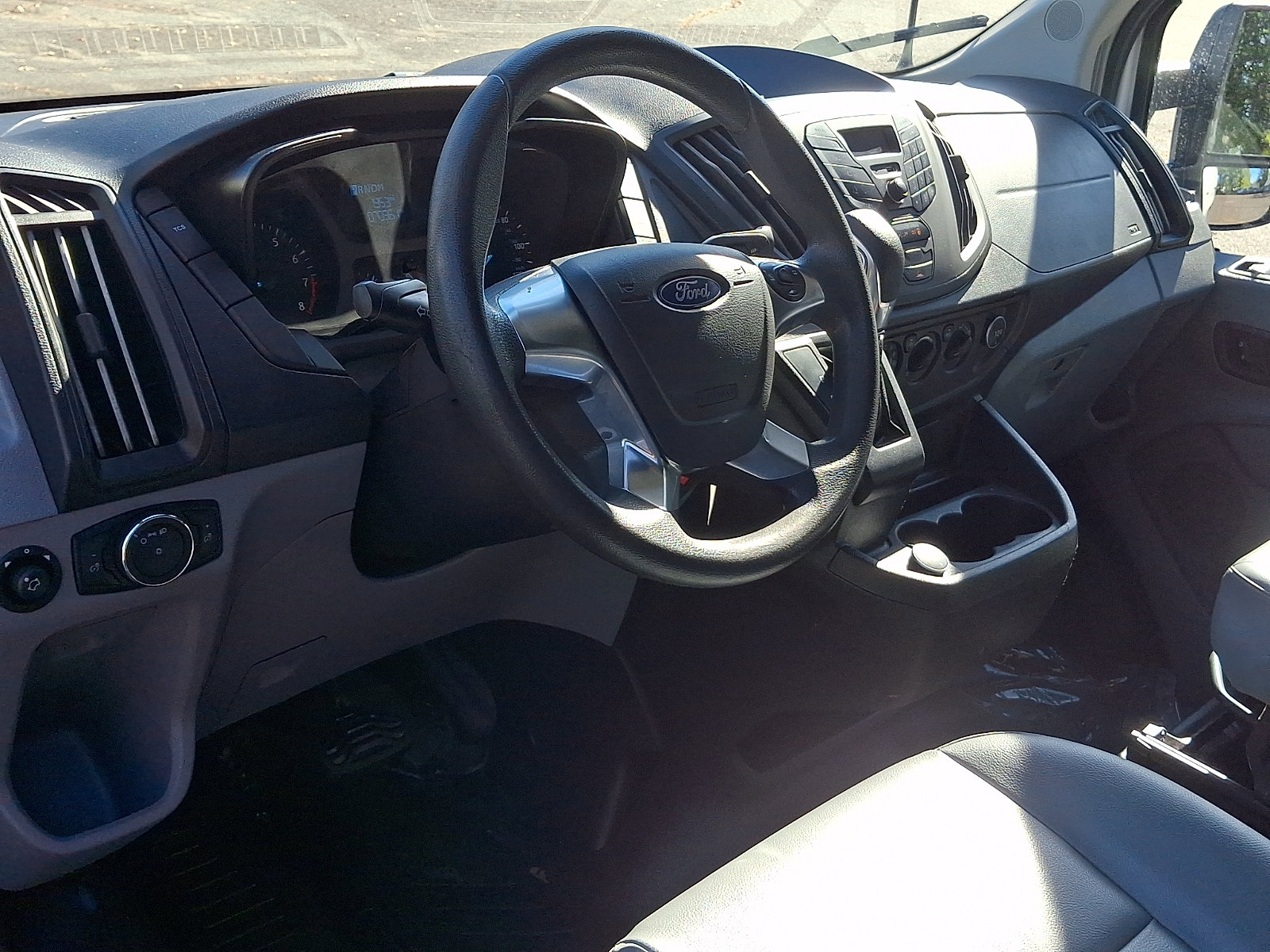 Used 2018 Ford Transit 250 148 High Roof RWD image 13