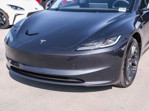 Used 2025 Tesla Model 3 Long Range RWD image 11