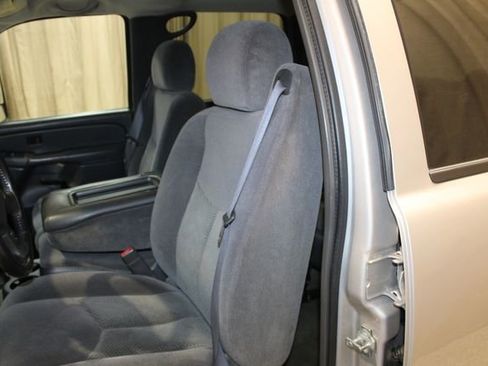 Used 2006 Chevrolet Silverado 2500 LT w/ Onstar Plus Package image 19