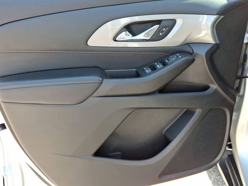 Certified 2021 Chevrolet Traverse LS FWD image 27