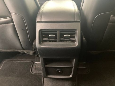 Used 2024 Ford Edge SEL AWD/4WD image 16