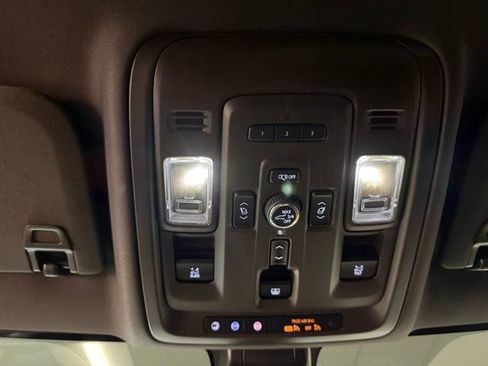 Used 2022 GMC Yukon Denali image 23