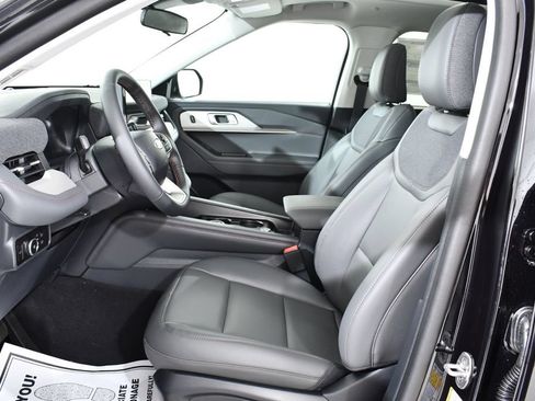 New 2026 Ford Explorer Active AWD/4WD image 6