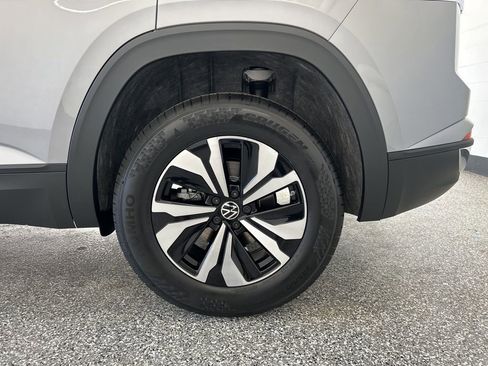 New 2026 Volkswagen Atlas Cross Sport SE AWD/4WD image 41