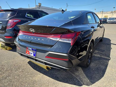 Used 2026 Hyundai Elantra Sport FWD image 4