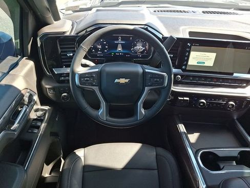 Certified 2025 Chevrolet Silverado 2500 LTZ w/ LTZ Convenience Package AWD/4WD image 12