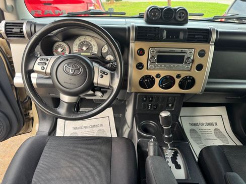 Used 2014 Toyota FJ Cruiser 2WD w/ Upgrade Package image 14