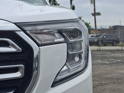 Certified 2024 GMC Terrain SLT FWD image 12