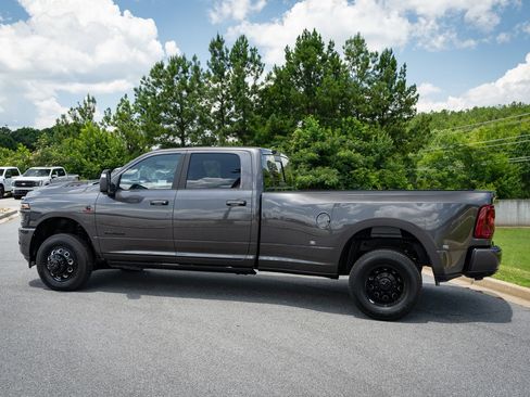 New 2026 RAM 3500 Laramie AWD/4WD image 15